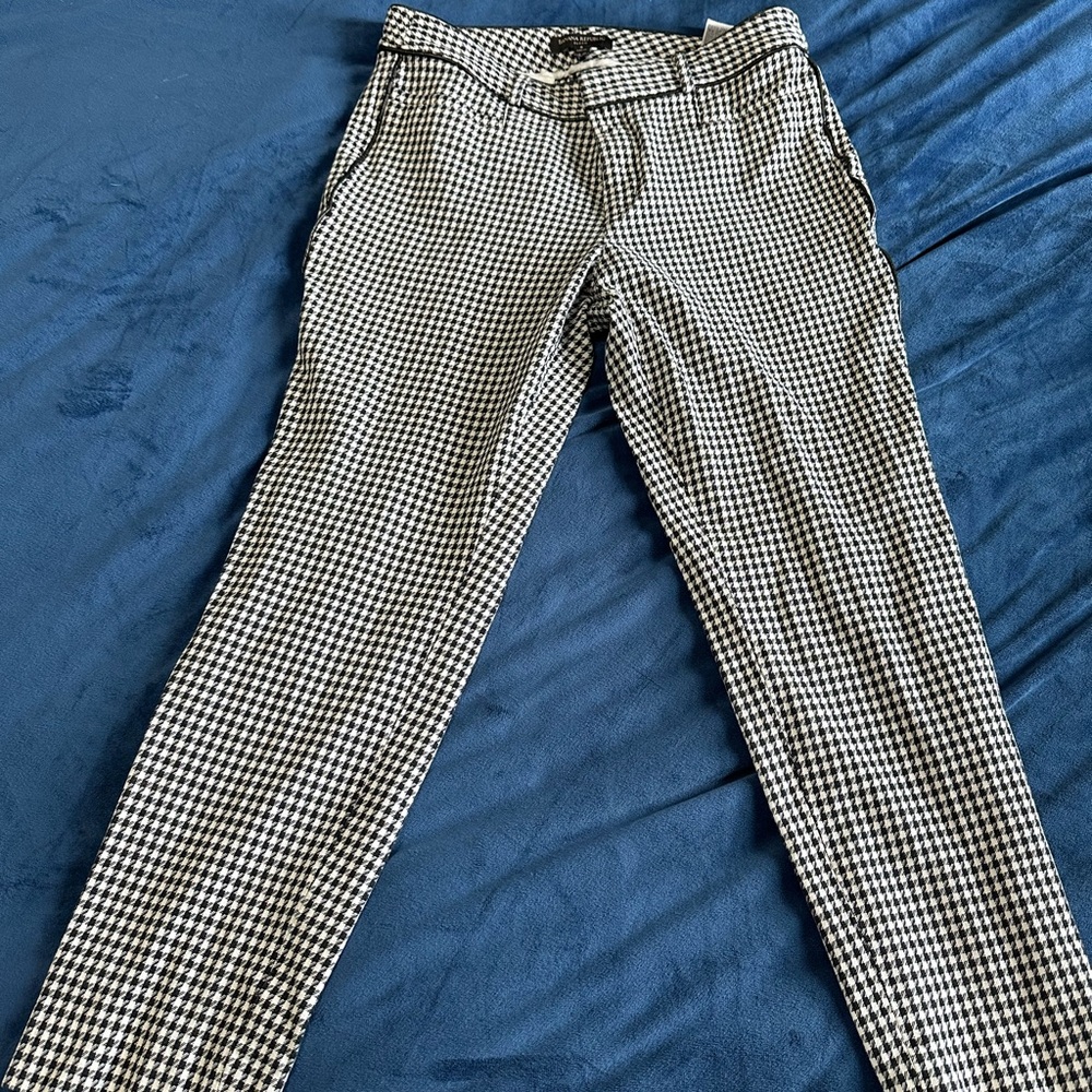 Banana Republic Sloan Black and White Dress Pants with Houndstooth Pattern